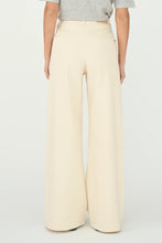 Load image into Gallery viewer, PIESZAK Asta Undone Ecru