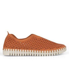 Load image into Gallery viewer, ILSE JACOBSEN Tulip Shoes (3275)