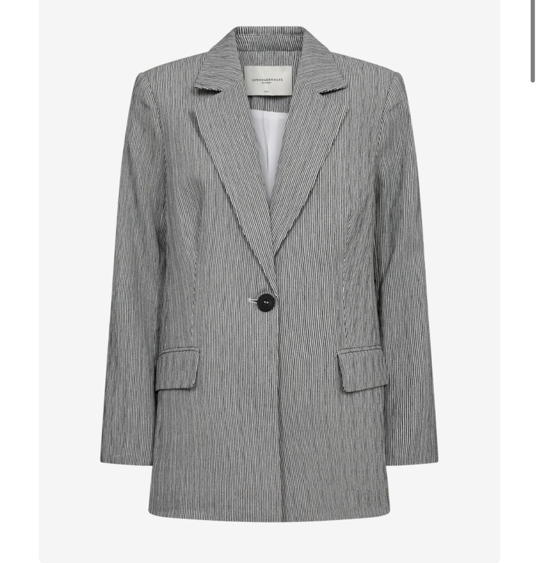 COPENHAGEN MUSE Emily Blazer