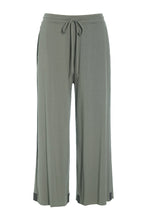 Load image into Gallery viewer, Jersey culotte pants with pockets and drawstring waist.

100% EU production
- 96% viscose 4% EA
- OEKO-TEX® STANDARD 100 cert. no. 2176-347 DTI
- Machine wash, hang to dry