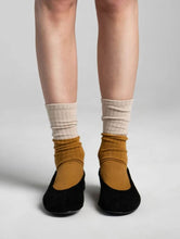 Load image into Gallery viewer, VELIKO PASS - Two-tone colour blocking in lightweight tennis construction, combed cotton. 

OEKO-TEX® certified, trend-led palettes — understated enough to wear daily, considered enough to notice.

All our socks are produced in Georgia at our SEDEX-certified factory, ensuring responsible working conditions, high quality standards, and thoughtful production from start to finish. 

Cotton Combed 85% / Polyamide 10% / Elastane 5%