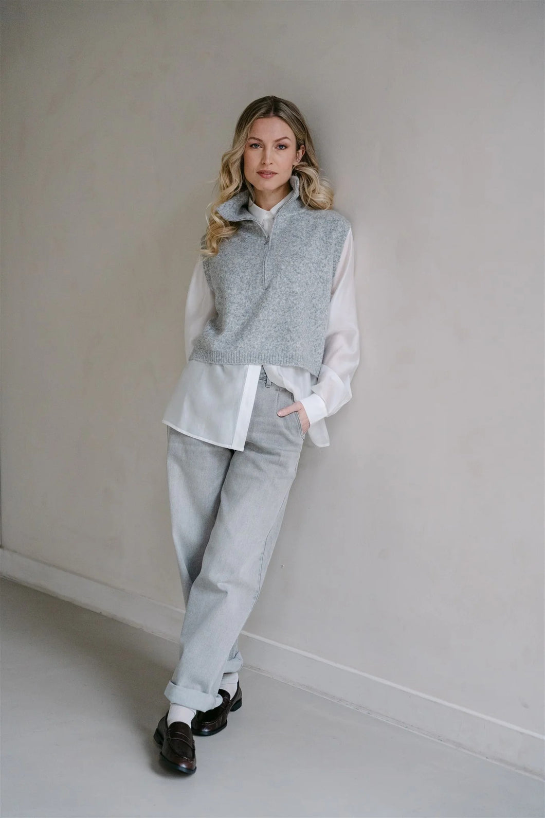 Aimee Loira knit waistcoat in light grey with half zip