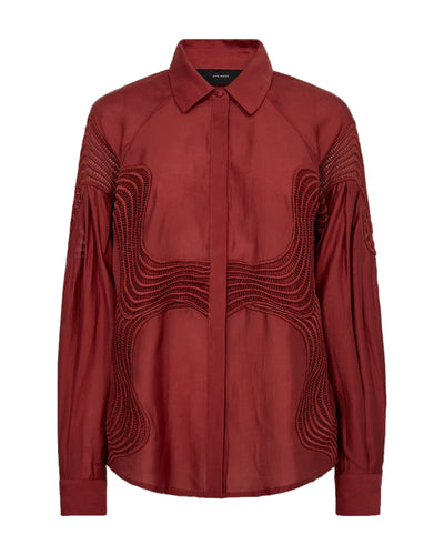 CMMOLLY-SHIRT is a shirt in the iconic, premium material, which contains a lot of lyocell. The shirt has long sleeves, concealed front button fastening and cut-and-sew lace for an elegant sneak peek at the skin.


Long sleeves
Button fastening
Cut-and-sew lace
Lyocell