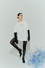 Load image into Gallery viewer, CMROY-GLOVES are long leather gloves crafted from exceptionally soft lamb leather and feature a luxurious jersey fleece lining, offering both comfort and warmth. The clean look ensures timeless elegance.

Soft lamb leather
Long shafted
Embossed logo
Fine mikro fleece lining