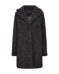 CMCURLY-COAT is a coat in a premium, curly material with wide shoulders, front pockets, V-neck with lapel, button fastening, logo printed lining and inner logo tape.

Curly material
Wide shoulders
Front pockets
V-neck with lapel
Logo printed lining
Length from shoulder in a size S is 90 cm