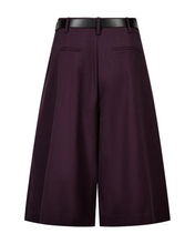 Load image into Gallery viewer, COPENHAGEN MUSE Tailor shorts with belt (211872)
