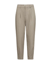 Load image into Gallery viewer, Beautiful Tailor trousers from Copenhagen Muse. The trousers are high-waisted and narrow at the end of leg closed with hidden zipper and button. Really nice pants with a comfortable fit.

Tailor pant fits perfectly with the Tailor blazer from Copenhagen Muse, where you can, for example, style with a cool t-shirt.



Composition: 64% Polyester, 34% Viscose, 2% Elastane

Wash: Machine wash 30 degrees