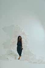 Load image into Gallery viewer, CMROSIE-SKIRT is a skirt in a premium material with all over textured pattern. In addition, the skirt has an elasticated waistband, side pockets and seam details for a refined look.

All over textured pattern
Elasticated waistband
Side pockets
Seam details
Refined look