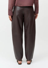 Load image into Gallery viewer, CRÉTON Nisask Leather trousers
