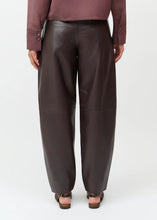 Load image into Gallery viewer, CRÉTON Nisask Leather trousers