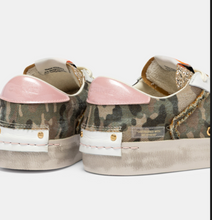 Load image into Gallery viewer, CRIME LONDON Distressed flash camo