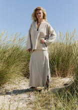 Load image into Gallery viewer, Casual fleece pullover with a loose fit and shawl collar. This pullover features a relaxed, spacious silhouette with side slits and a slightly longer back. The length of the slits allows you to wear it comfortably on its own, without a top underneath.