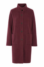 Load image into Gallery viewer, A jacket designed for everyday comfort with a comfortable everyday fit. The clean expression makes it easy to use as a natural part of the wardrobe. Soft jersey with viscose gives a smooth feel, gentle drape and comfortable flexibility.
Wear it as an easy extra layer over your everyday favourites, from soft jersey pieces to simple trousers.


WHY OUR CUSTOMERS LOVE IT
* Soft and comfortable feel
* Comfortable everyday fit
* Easy to style across seasons
* Designed for long-lasting wear

