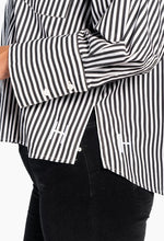 Load image into Gallery viewer, HÉST Lilly Shirt