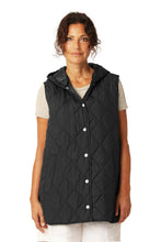 Load image into Gallery viewer, A long, slightly A-line padded vest featuring a diagonal quilted pattern and a hood for added warmth. Slanted jetted pockets provide both style and comfort, while logo buttons at the front add a branded detail. A curved hemline with side slits enhances ease of movement.