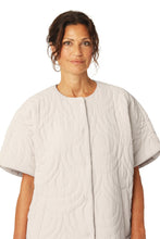 Load image into Gallery viewer, ILSE JACBOSEN Short quilted cape (Blossom02)