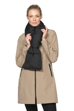Load image into Gallery viewer, Stay cosy and stylish with this padded scarf featuring advanced thermo insulation. Lightweight yet warm, it's the perfect elevated accessory to keep you comfortable on the chilliest autumn days.