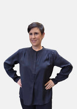 Load image into Gallery viewer, ILSE JACOBSEN Long Sleeved Shirt With Half Placket (Sandy 05)