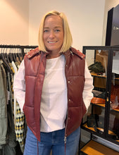 Load image into Gallery viewer, CIGNO NERO Saga Padded Leather Gilet