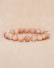 Load image into Gallery viewer, MUJA JUMA 10mm Moonstone Plain gem (22013)