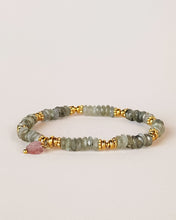 Load image into Gallery viewer,  Bracelet labradorite oval beads and heart g.pl CR 