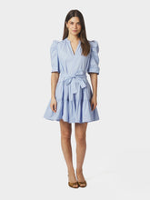 Load image into Gallery viewer, Cute dress in a light poplin quality. The fit is loose with removeable belt, short sleeves and deep V-neck at front. 

The model is 174cm and wears a size 36
