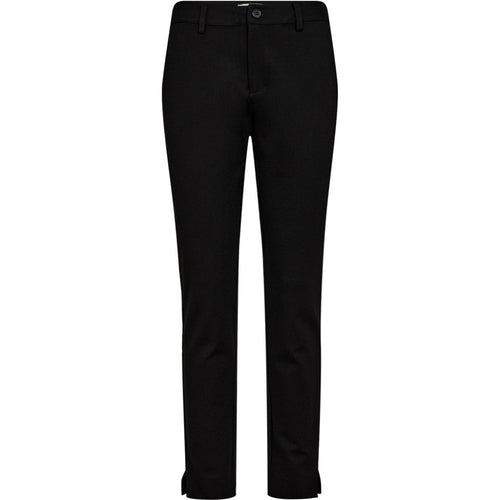 Chic and easy to wear, the Elise Gigi pant is your new go-to tailored trouser. Designed with a slim, tapered leg and cropped length, it features subtle slits at the hem for a flattering, modern finish.
Crafted from a structured stretch fabric for comfort
Size & Fit
• High waist
• Slim fit
• Cropped leg length
• Slits at hem
