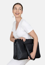 Load image into Gallery viewer, RE:DESIGNED Evia urban bag