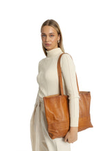 Load image into Gallery viewer, RE:DESIGNED Marlo urban bag