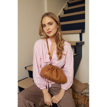Load image into Gallery viewer, Noha Big is a stylish bag that can be carried as both a clutch and a crossbody.
• Handcrafted
• Comes with two removable straps: A classic clutch strap and an adjustable crossover strap
• Magnetic closure
