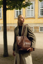 Load image into Gallery viewer, RE:DESIGNED Mane big (6552)