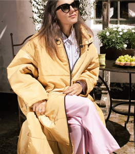 SITTING SUITS