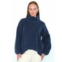 Load image into Gallery viewer, HEST Fam Patch Short Sweater