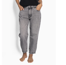Load image into Gallery viewer, HEST Giusy Jeans