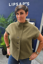 Load image into Gallery viewer, HENRIETTE STEFFENSEN Short Vest (7170)