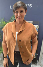 Load image into Gallery viewer, HENRIETTE STEFFENSEN Short Vest (7170)